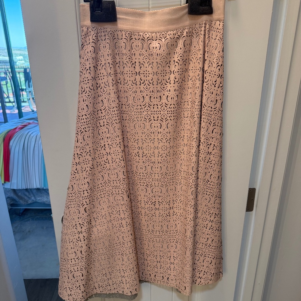 Alice and Olivia laser cut faux leather pink midi skirt 6 $550